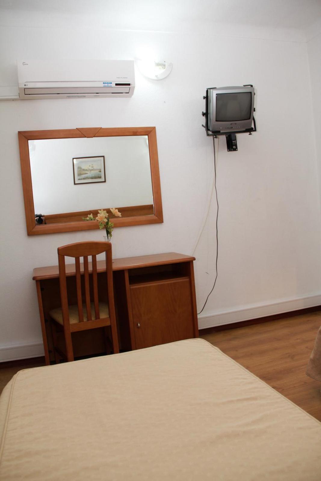 Residencial Parque Bed and Breakfast Celorico Da Beira Eksteriør billede